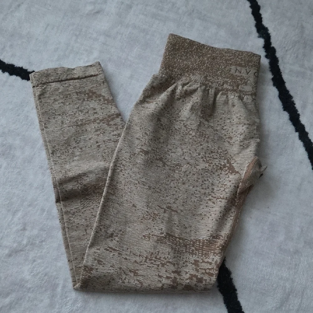 Beige Digital Seamless Leggings - Picture 2 of 2